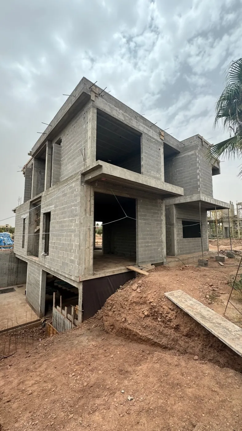 Villa en gros œuvre (structure béton) en construction à Marrakech par WALL Construction